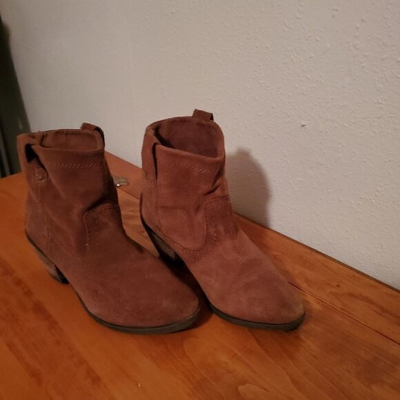 Call it Spring Tan Suede Booties Size 9 - Picture 1 of 8